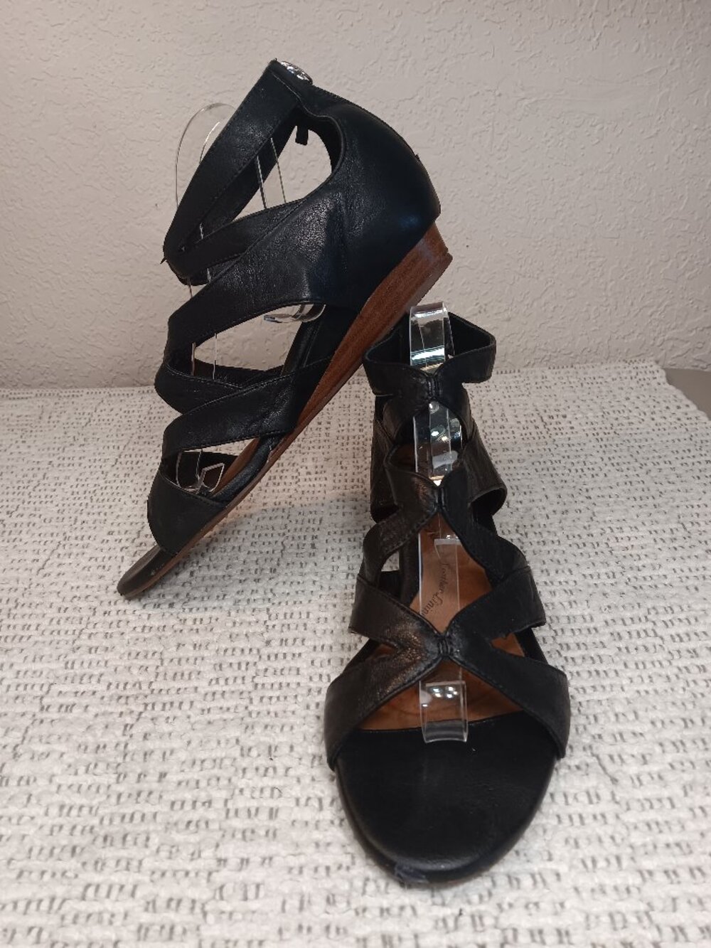Sofft women's black leather cage sandals heel zipper low wedge sz 9.5 M